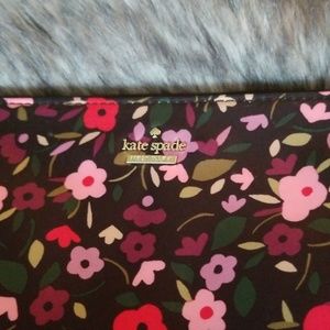 kate spade Bags - Kate Spade Make Up Bag kate spade Bags - Kate Spade Make Up Bag